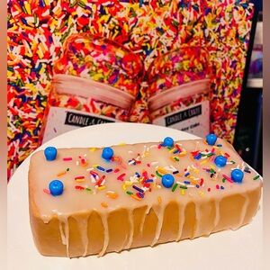 Candle Crazee 6 Wick Blueberries & Cream Candle Cake With Sprinkles New